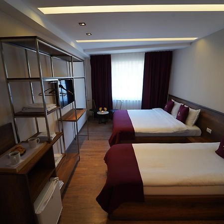 Monarch Hotel プリズレン エクステリア 写真