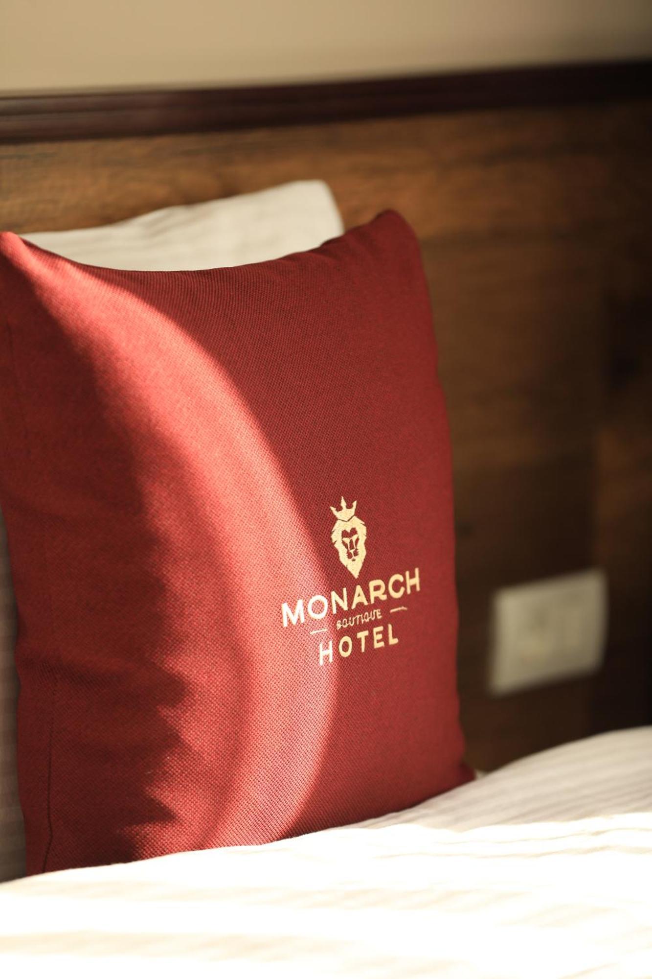 Monarch Hotel プリズレン エクステリア 写真