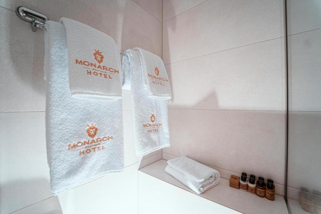 Monarch Hotel プリズレン エクステリア 写真